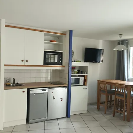 아파트 Pour 4 Piscine Proche Et Commerces 몰리엣젯마