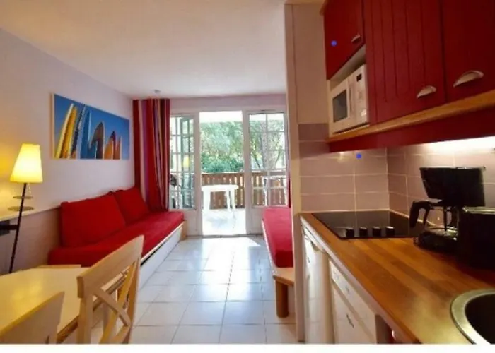 Pour 4 Piscine Proche Et Commerces