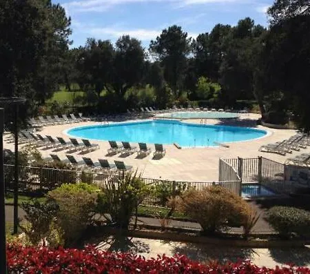 Pour 4 Piscine Proche Et Commerces موليات-إي-ما